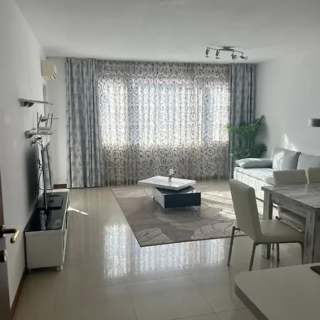 Casa Real Ii Frontline Apartment *